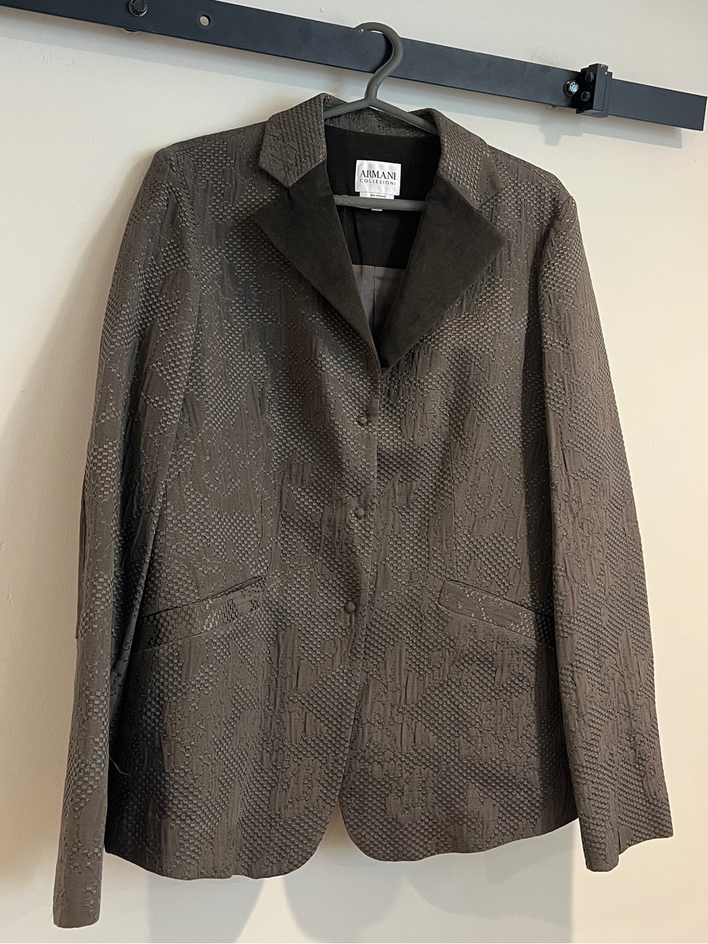 Armani Collezioni textured gray jacket/blazer in Italian size 42 (US 6)